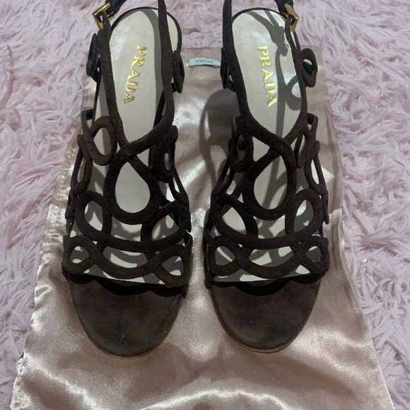 Prada heels - Picture 2 of 3